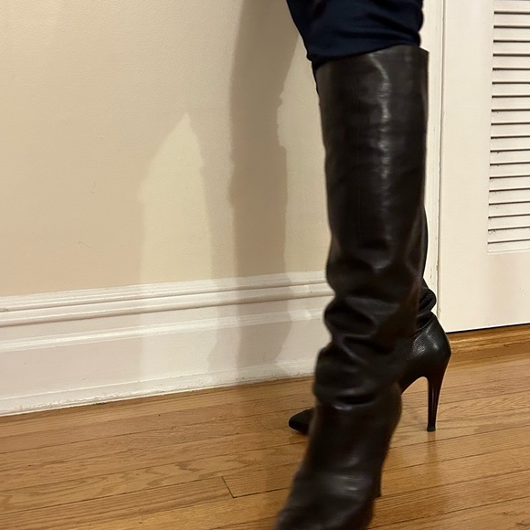 Chanel black leather slouch boots with Cc logo, Pull on with elastic sz 39 - Picture 4 of 10